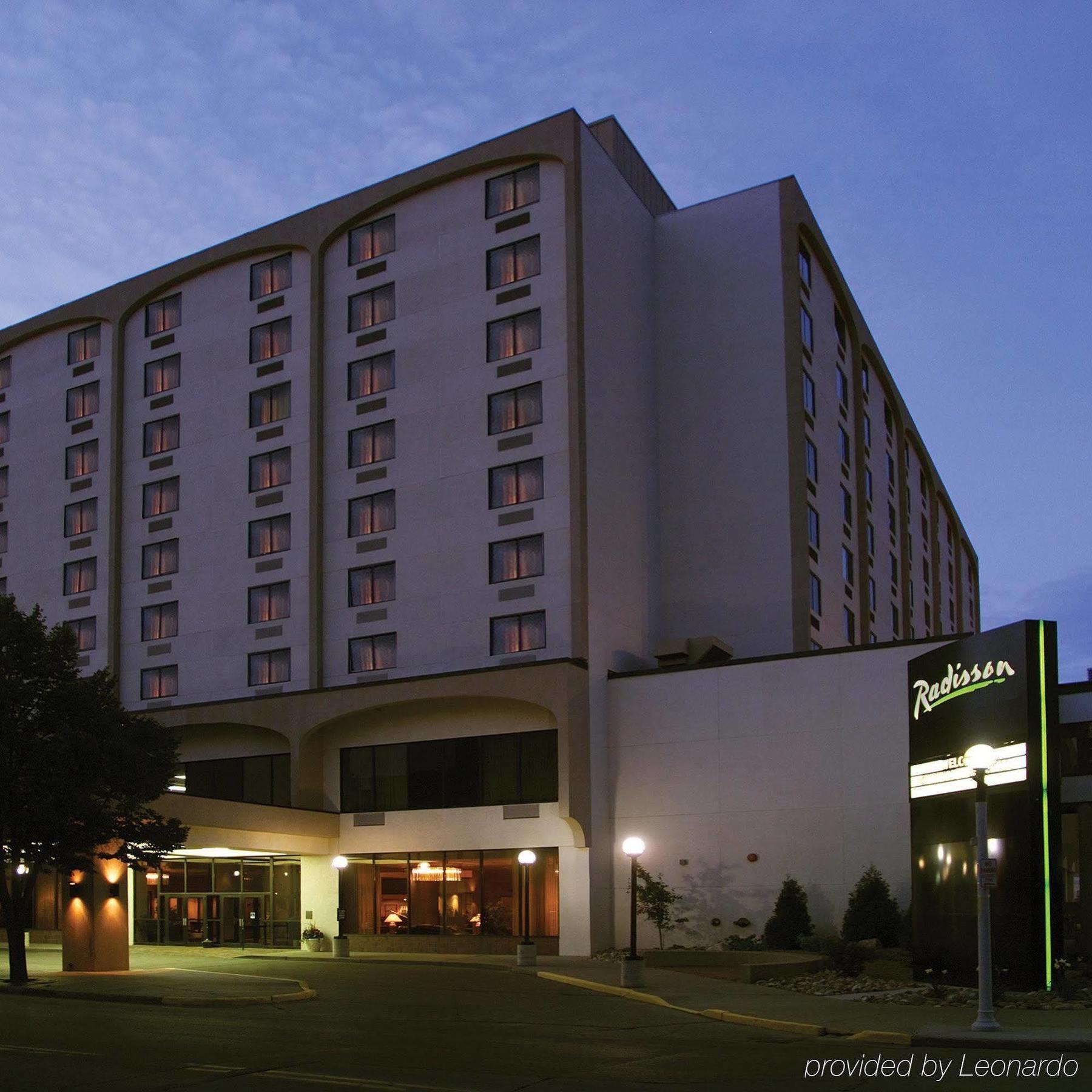 Radisson Hotel Бисмарк Экстерьер фото