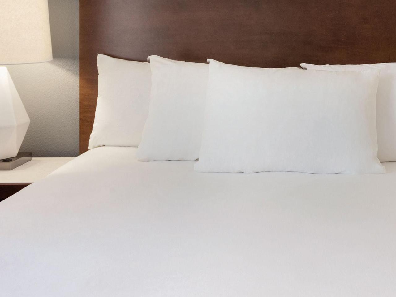 Radisson Hotel Бисмарк Экстерьер фото